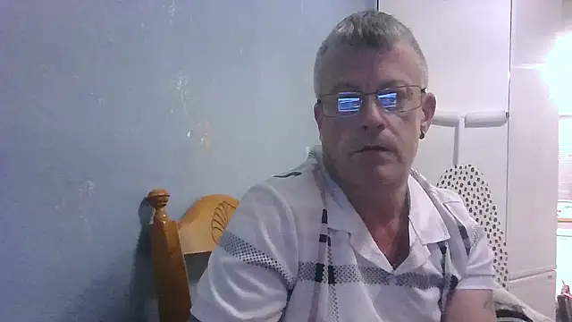 Snapshot of hefin18 chatting on March 5, 2025, 7:27 pm hefin18 online show from March 5, 2025, 7:27 pm