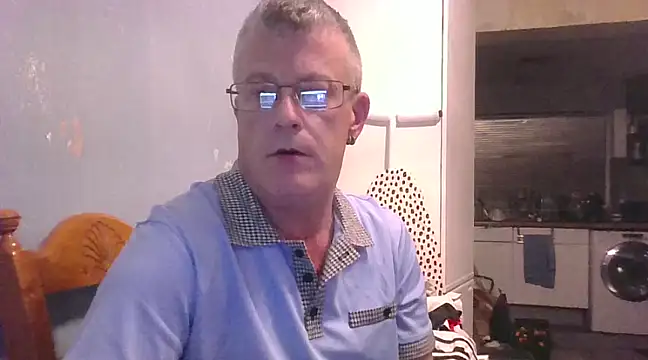 Snapshot of hefin18 chatting on March 6, 2025, 10:58 pm hefin18 online show from March 6, 2025, 10:58 pm