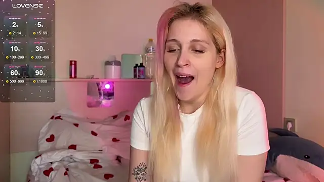  Annabel Myr  online show from October 8, 2025, 11:41 am