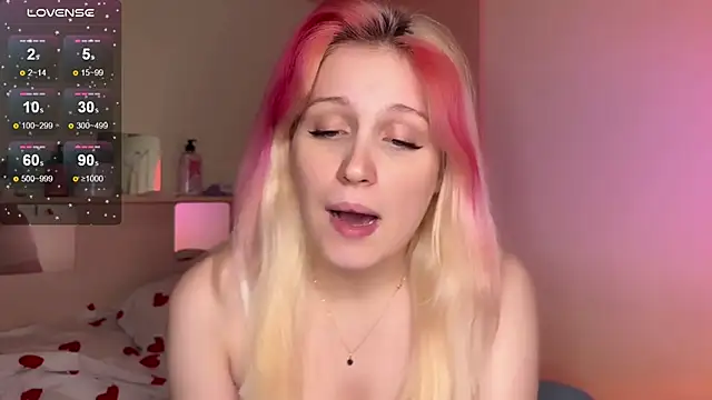  Annabel Myr  online show from December 17, 2025, 4:02 pm