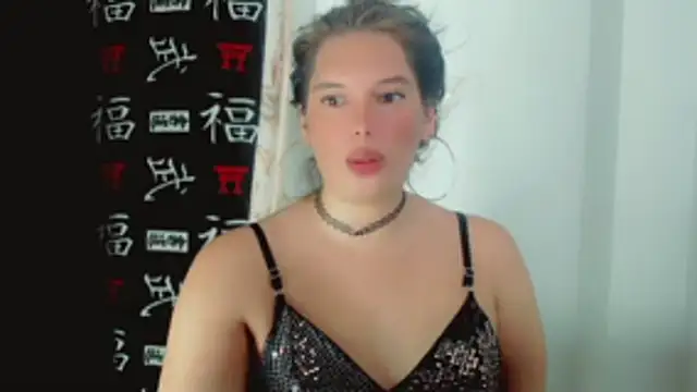 samanthaa hot  online show from April 15, 2026, 3:02 am