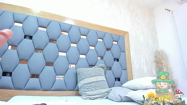 crystal sm online show from March 14, 2026, 3:12 am