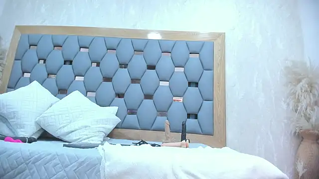 Snapshot of crystal_sm chatting on May 21, 2026, 3:35 am crystal sm online show from May 21, 2026, 3:35 am