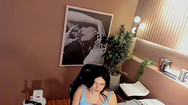 Skyyle  online show from October 29, 2025, 12:40 pm