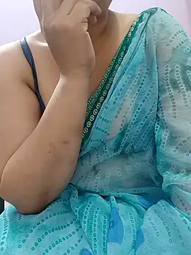 Snapshot of roshni_agrawal0 chatting on April 30, 2026, 4:13 pm roshni agrawal0 online show from April 30, 2026, 4:13 pm