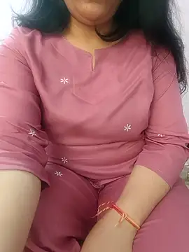 Snapshot of roshni_agrawal0 chatting on May 2, 2026, 6:29 am roshni agrawal0 online show from May 2, 2026, 6:29 am
