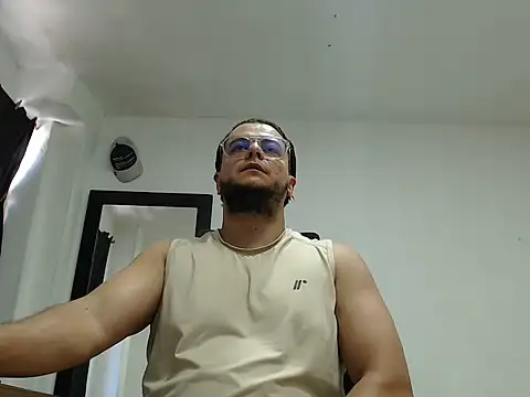 cloudsxxx online show from July 7, 2026, 4:44 pm
