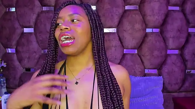 Snapshot of Thiana_Taylor chatting on December 2, 2025, 7:42 pm Thiana Taylor online show from December 2, 2025, 7:42 pm