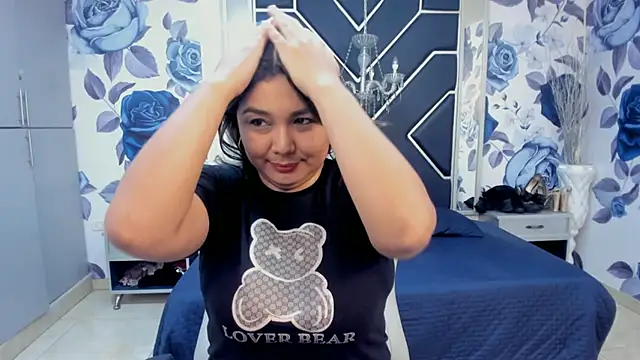 Snapshot of LatinaHoleQueen chatting on October 3, 2025, 3:53 pm LatinaHoleQueen online show from October 3, 2025, 3:53 pm