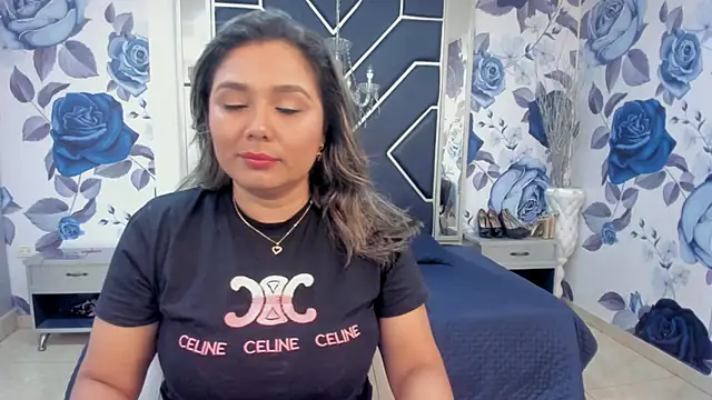 Snapshot of LatinaHoleQueen chatting on October 28, 2025, 2:09 pm LatinaHoleQueen online show from October 28, 2025, 2:09 pm