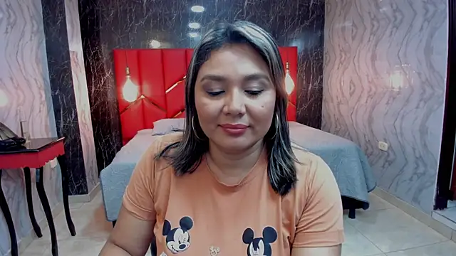Snapshot of LatinaHoleQueen chatting on July 11, 2026, 3:37 pm LatinaHoleQueen online show from July 11, 2026, 3:37 pm