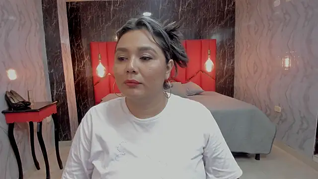 Snapshot of LatinaHoleQueen chatting on July 17, 2026, 3:29 pm LatinaHoleQueen online show from July 17, 2026, 3:29 pm