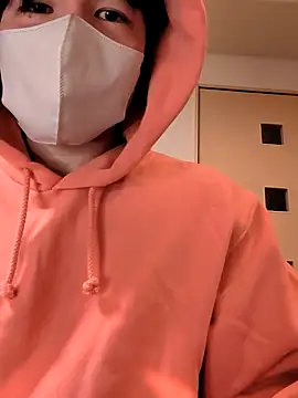 kqitooo online show from January 7, 2026, 8:50 am