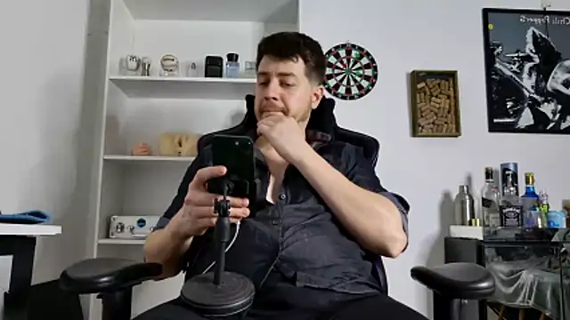 aaron nvk online show from November 28, 2025, 9:28 pm