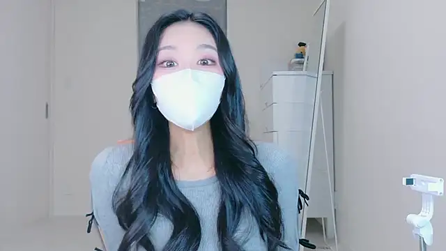 Snapshot of ramuchan_desu chatting on April 29, 2026, 12:16 am ramuchan desu online show from April 29, 2026, 12:16 am