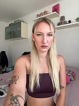Snapshot of NattieBoo chatting on July 1, 2026, 7:10 am NattieBoo online show from July 1, 2026, 7:10 am