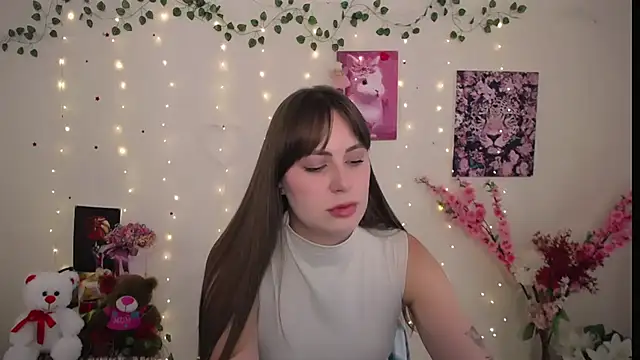 Amanda Bright  online show from July 10, 2026, 11:02 am