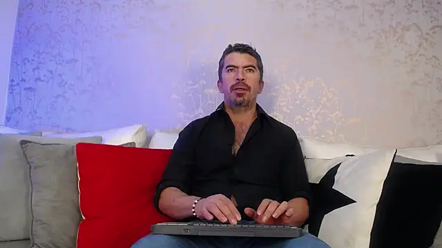 JuanKFit 45 online show from January 15, 2026, 1:16 pm