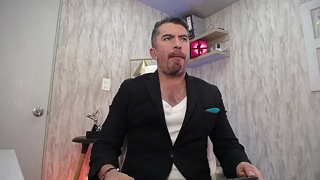 JuanKFit 45 online show from March 19, 2026, 3:43 am