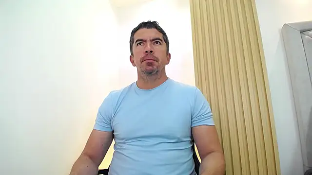 JuanKFit 45 online show from April 24, 2026, 1:02 pm