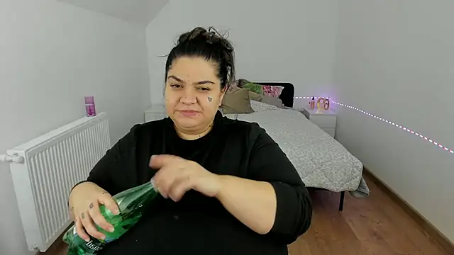 EvvaBBW online show from October 12, 2025, 7:57 pm