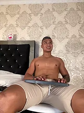 Snapshot of ThiagoBlaze chatting on November 29, 2025, 2:47 am ThiagoBlaze online show from November 29, 2025, 2:47 am