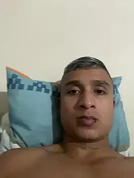 Snapshot of ThiagoBlaze chatting on December 18, 2025, 8:37 pm ThiagoBlaze online show from December 18, 2025, 8:37 pm