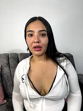 meli  brown online show from November 27, 2025, 3:52 am