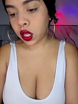 Snapshot of Yemaly_Lee chatting on May 25, 2026, 10:49 pm Yemaly Lee online show from May 25, 2026, 10:49 pm