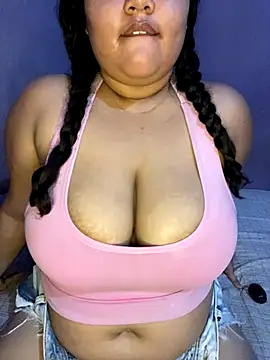 qxmila1 online show from October 22, 2025, 4:07 pm