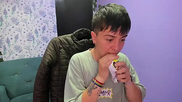  Hannah Hot online show from October 22, 2025, 1:50 am