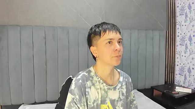  Hannah Hot online show from December 17, 2025, 1:55 am