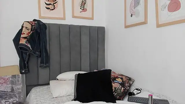 Alice Dickinssonn online show from January 7, 2026, 8:55 pm