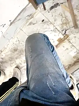 OmeningFurorji online show from February 1, 2026, 9:41 am