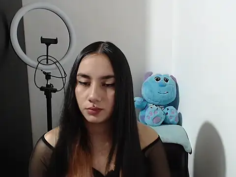 Snapshot of Stormyyy_hot chatting on November 6, 2025, 5:36 pm Stormyyy hot online show from November 6, 2025, 5:36 pm