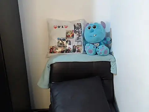 Snapshot of Stormyyy_hot chatting on November 15, 2025, 3:37 am Stormyyy hot online show from November 15, 2025, 3:37 am