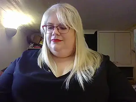 Snapshot of Kinkyhousewife83 chatting on September 26, 2025, 4:22 pm Kinkyhousewife83 online show from September 26, 2025, 4:22 pm