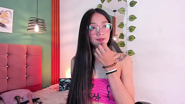 raven smith  online show from May 24, 2026, 4:01 pm