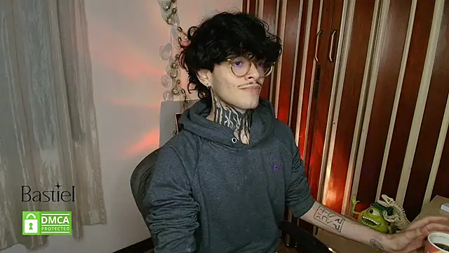 Snapshot of Mihail_leroy chatting on September 19, 2025, 2:35 am Mihail leroy online show from September 19, 2025, 2:35 am