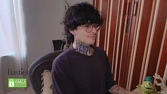 Snapshot of Mihail_leroy chatting on October 10, 2025, 8:19 pm Mihail leroy online show from October 10, 2025, 8:19 pm