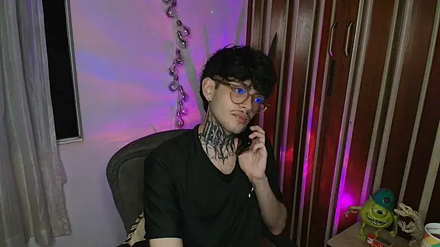 Snapshot of Mihail_leroy chatting on November 29, 2025, 1:30 am Mihail leroy online show from November 29, 2025, 1:30 am