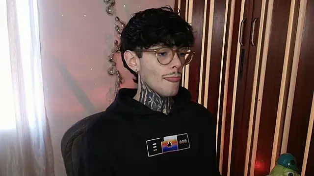 Mihail leroy online show from December 19, 2025, 8:05 pm