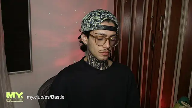 Mihail leroy online show from April 14, 2026, 11:33 pm