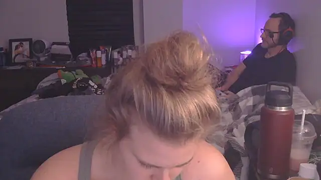 Sexyblonde12344 online show from November 28, 2025, 3:53 am