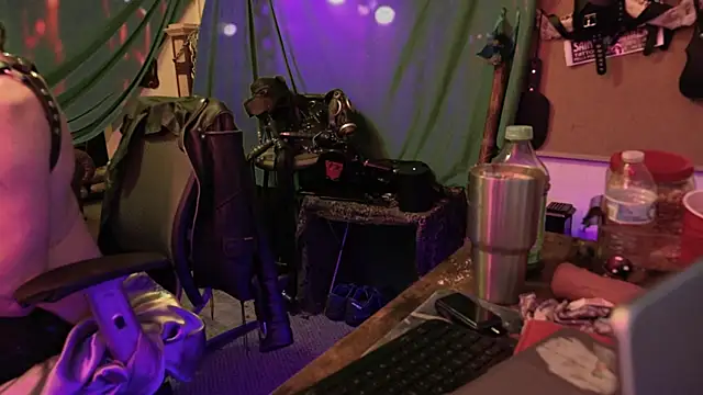 MasterDaddyCool online show from February 16, 2026, 8:32 am