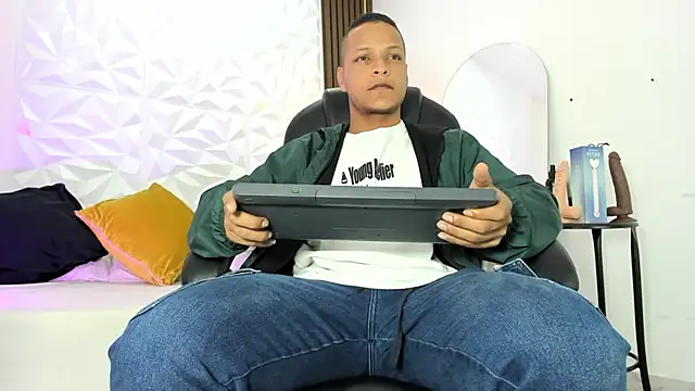 Ricky Owens1 online show from September 27, 2025, 1:16 pm