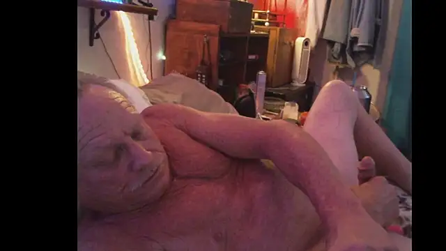 Snapshot of Pussyeat2please chatting on November 18, 2025, 10:41 am Pussyeat2please online show from November 18, 2025, 10:41 am