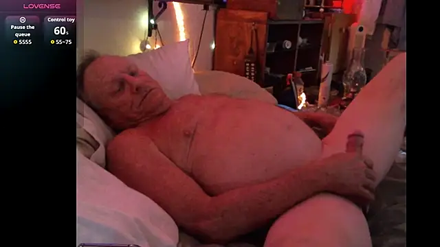 Snapshot of Pussyeat2please chatting on December 2, 2025, 2:34 pm Pussyeat2please online show from December 2, 2025, 2:34 pm