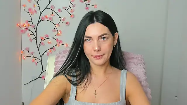 Lune Moon online show from March 10, 2026, 6:51 am