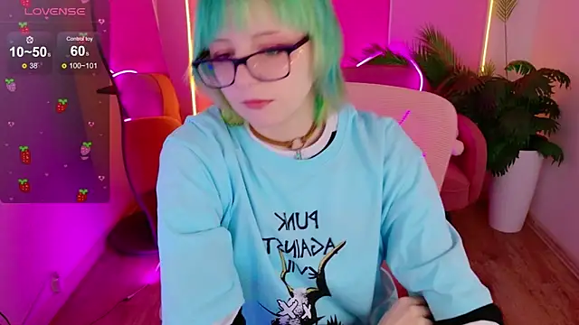 CoralineYoung online show from April 5, 2026, 7:05 am